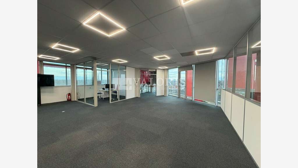 Bureaux 517m² R+6 à louer à Caluire-et-Cuire