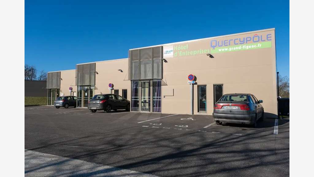 À louer 4 bureaux de 50m² ZA Quercypôle à Cambes