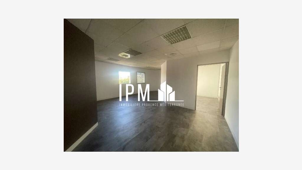 Bureaux 35 m² à louer Camp Major Aubagne 13400