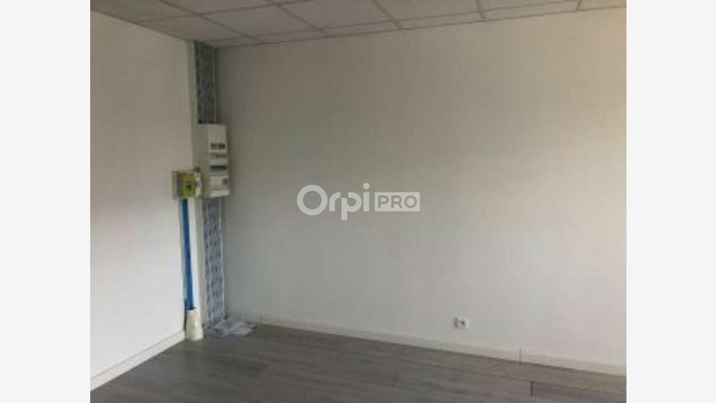 A louer bureau neuf lumineux 72m² à Canéjan