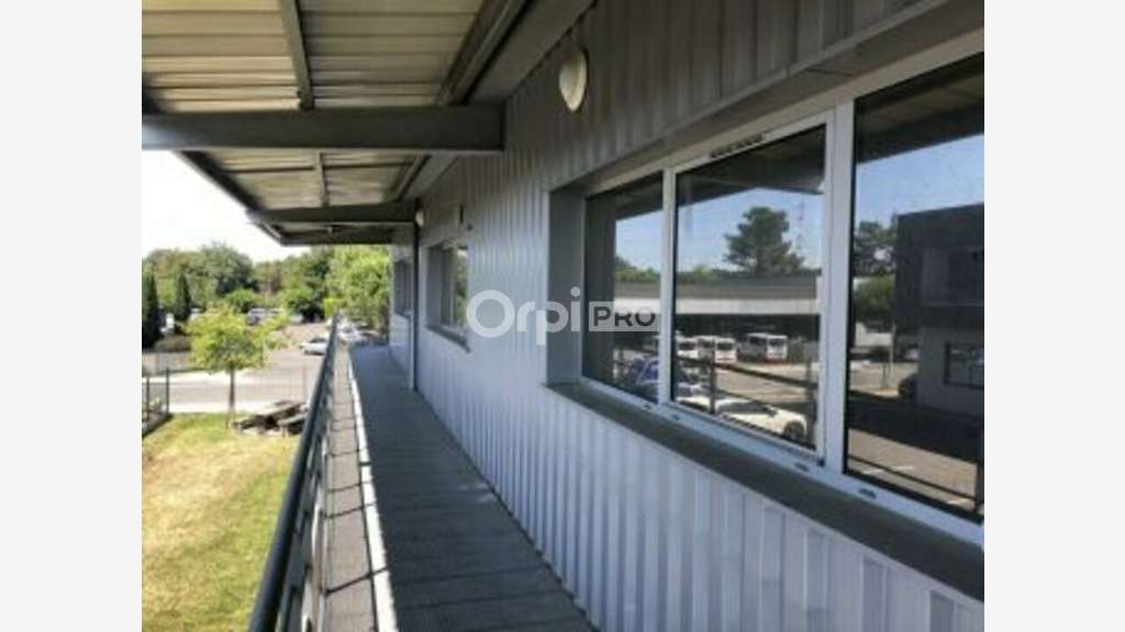 A louer bureau neuf lumineux 72m² à Canéjan