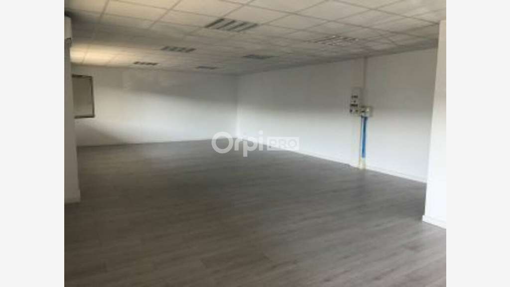 A louer bureau neuf lumineux 72m² à Canéjan