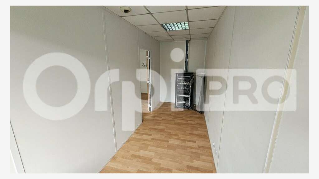 Bureaux lumineux aménagés à louer à Canéjan