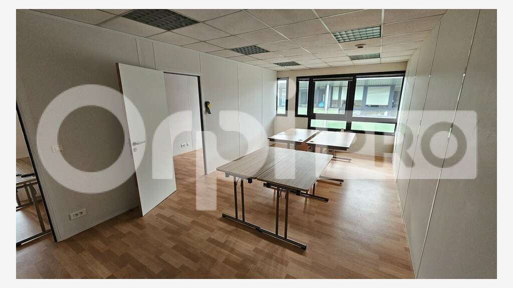 Bureaux lumineux aménagés à louer à Canéjan