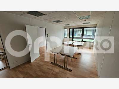 Bureaux lumineux aménagés à louer à Canéjan
