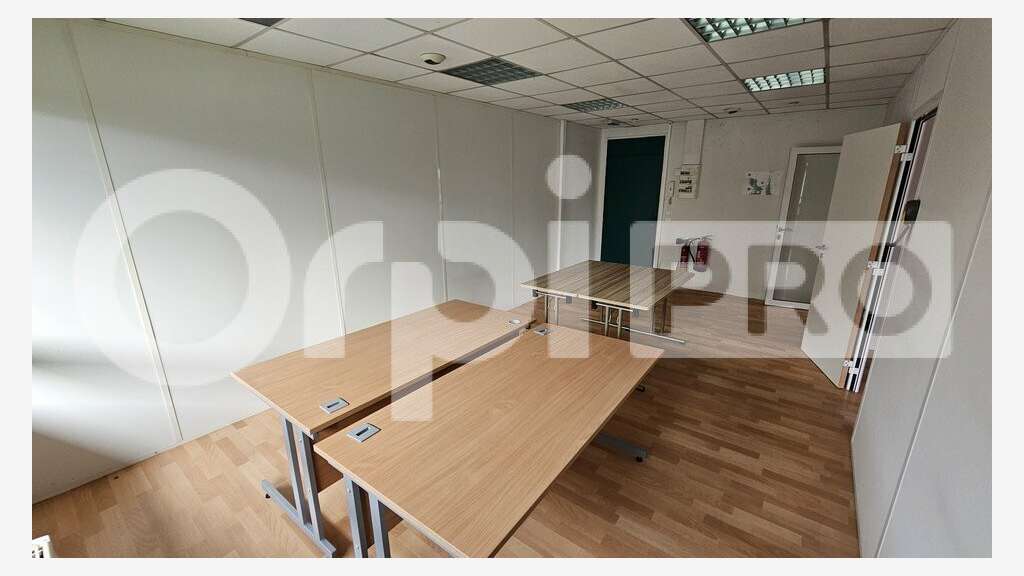 Bureaux lumineux aménagés à louer à Canéjan