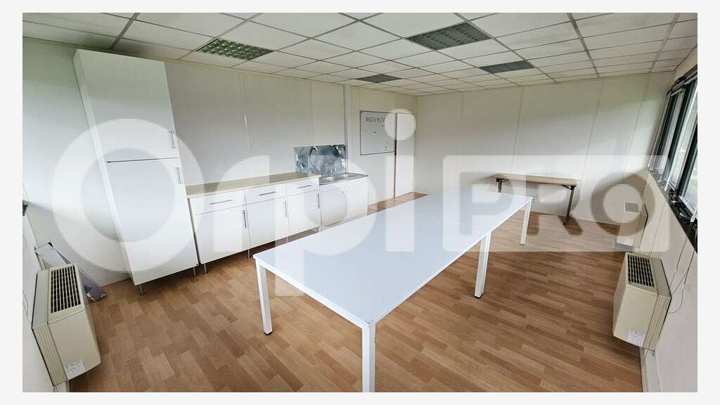 Bureaux lumineux aménagés à louer à Canéjan