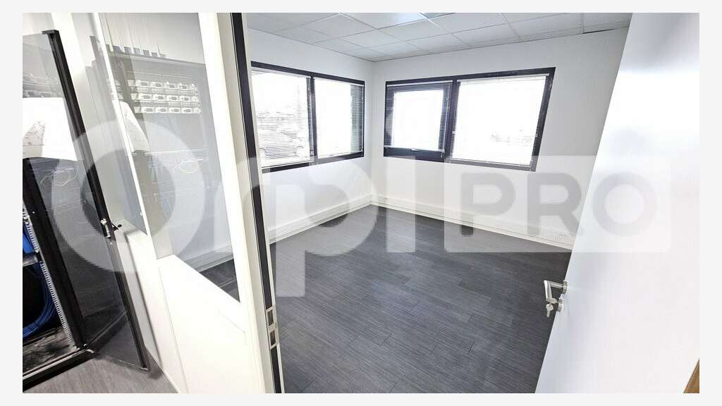 Bureaux 513m² RDC à louer à Canéjan