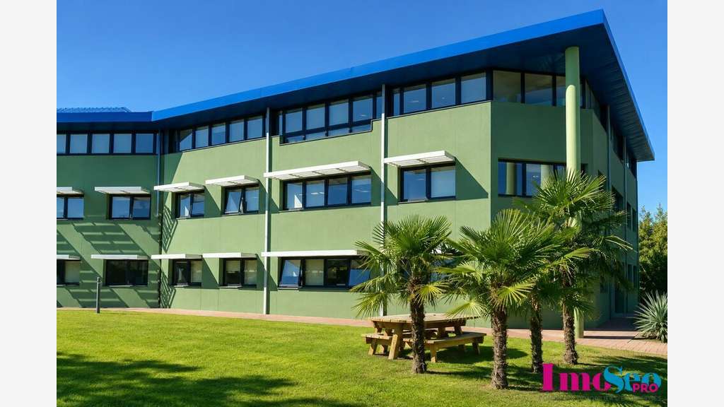 Plateau de bureau 112m² à louer à Canéjan  A63