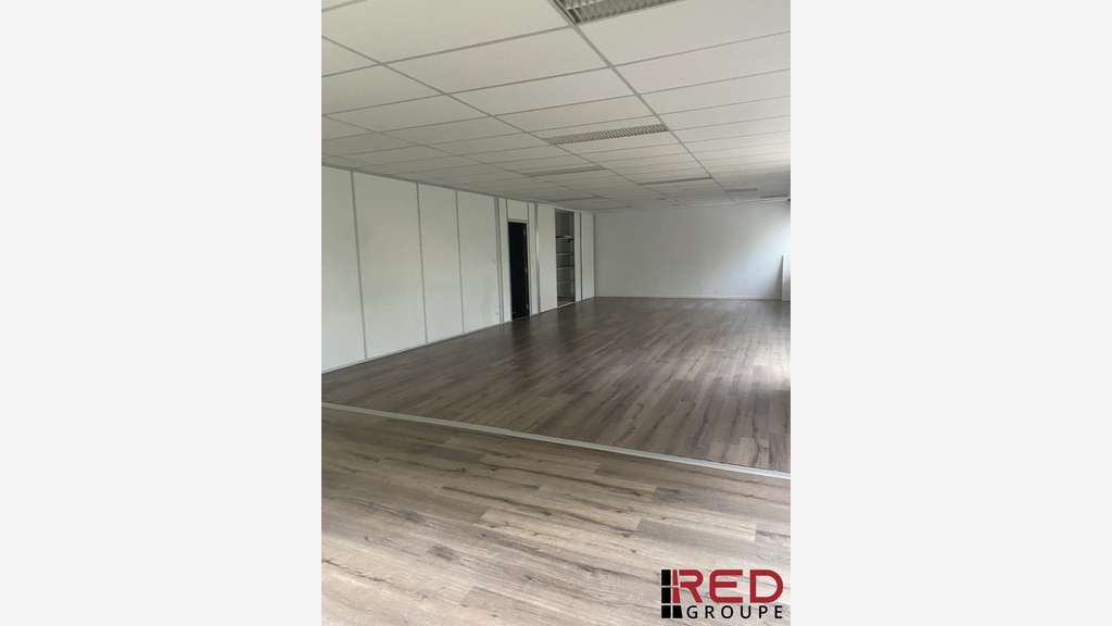 A louer plateau de bureaux 241m² Canet de Meyreuil