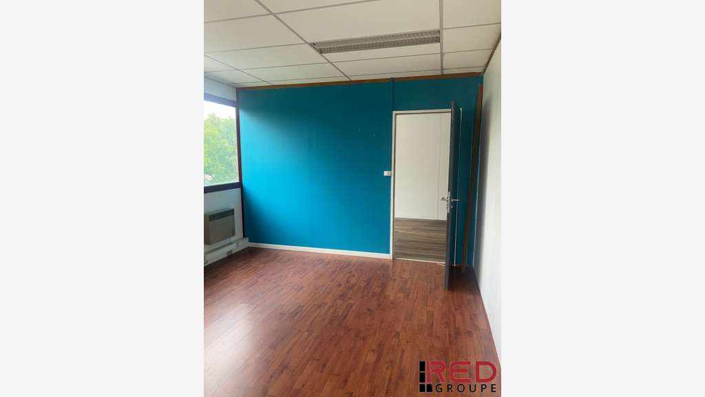 A louer plateau de bureaux 241m² Canet de Meyreuil