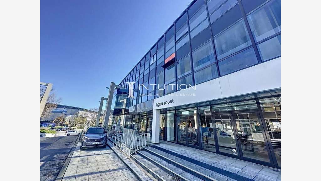A louer bureaux 350m² R+1 Cannes ZI Les Tourrades