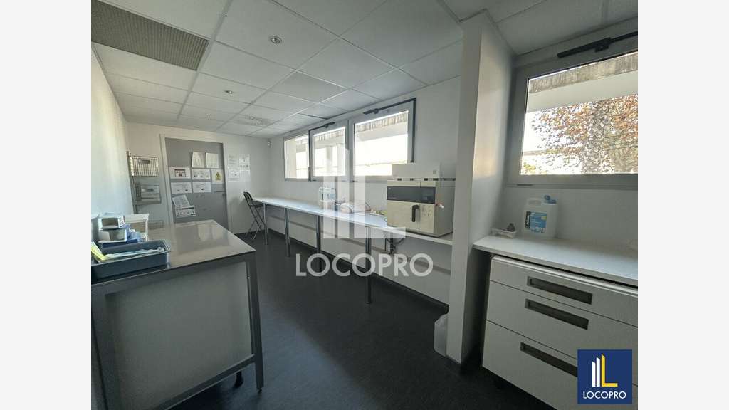 A louer bureaux de 346m² à Cannes la Bocca