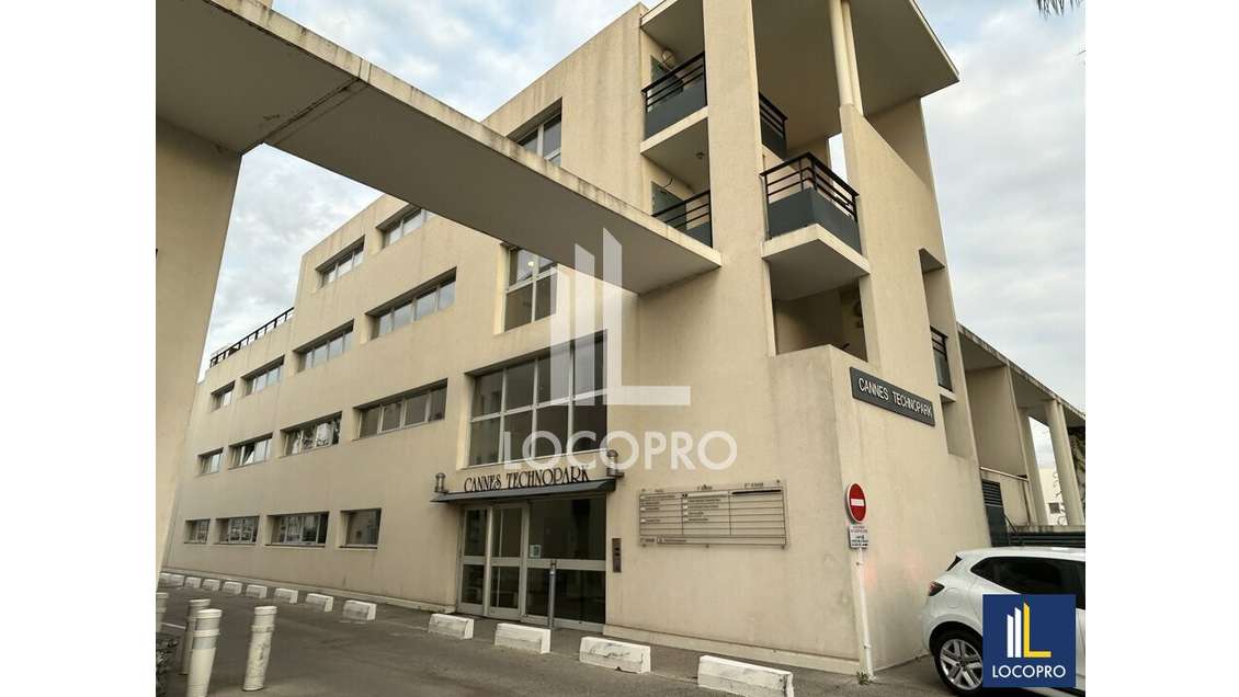A louer bureaux de 346m² à Cannes la Bocca