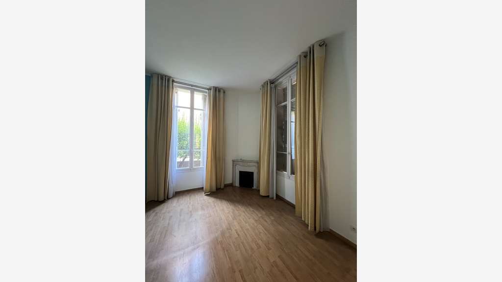 Local pour profession liberale Cannes bd Carnot