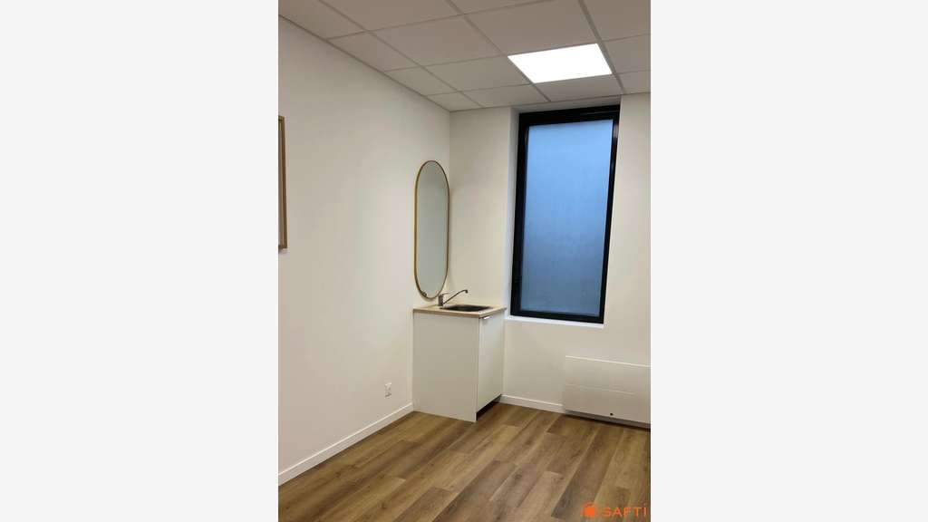 Location cabinets ou bureaux de 12m² à Capinghem