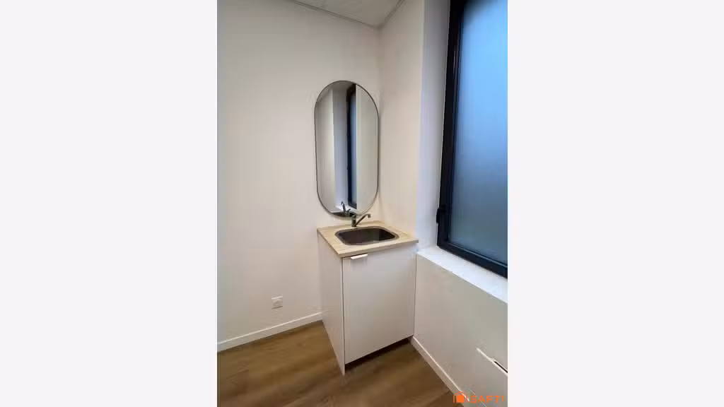 Location cabinets ou bureaux de 12m² à Capinghem
