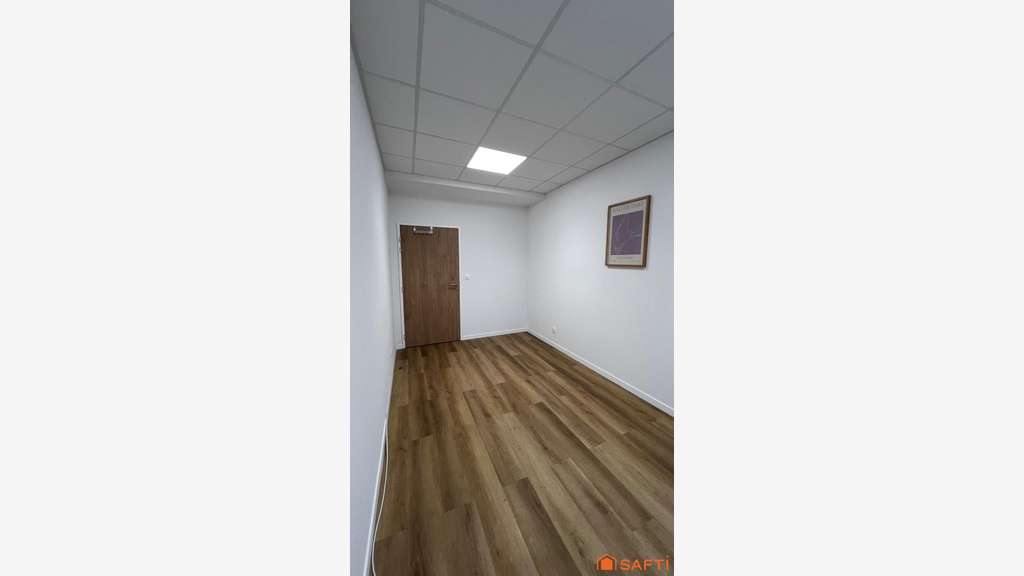 Location cabinets ou bureaux de 12m² à Capinghem