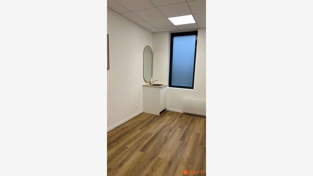 Location cabinets ou bureaux de 12m² à Capinghem