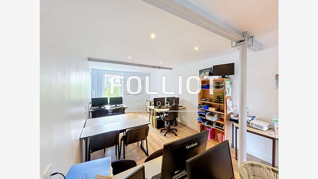 A louer bureaux de 150m² à Carentan Les Marais 