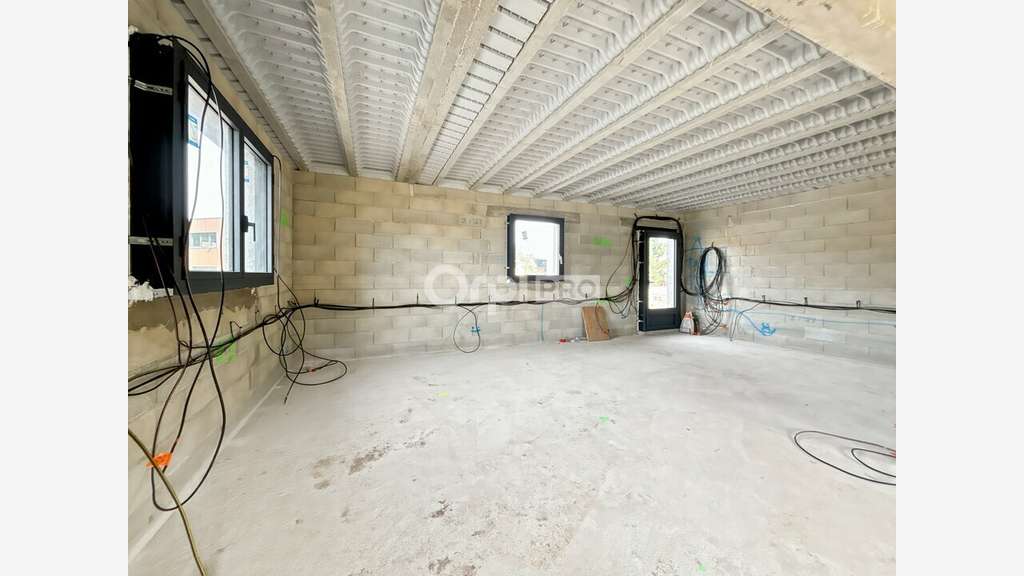 Bureaux neuf à louer de 65m² à Carnoules