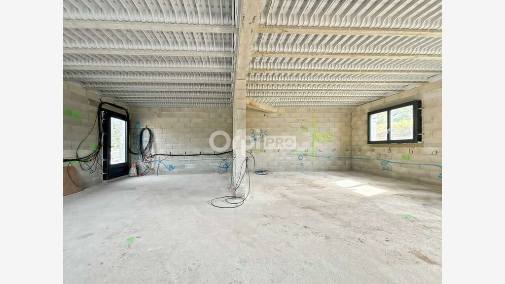 Bureaux neuf à louer de 65m² à Carnoules