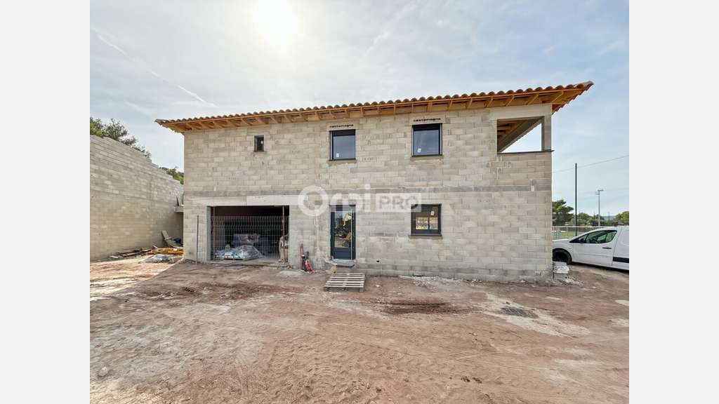 Bureaux neuf à louer de 65m² à Carnoules