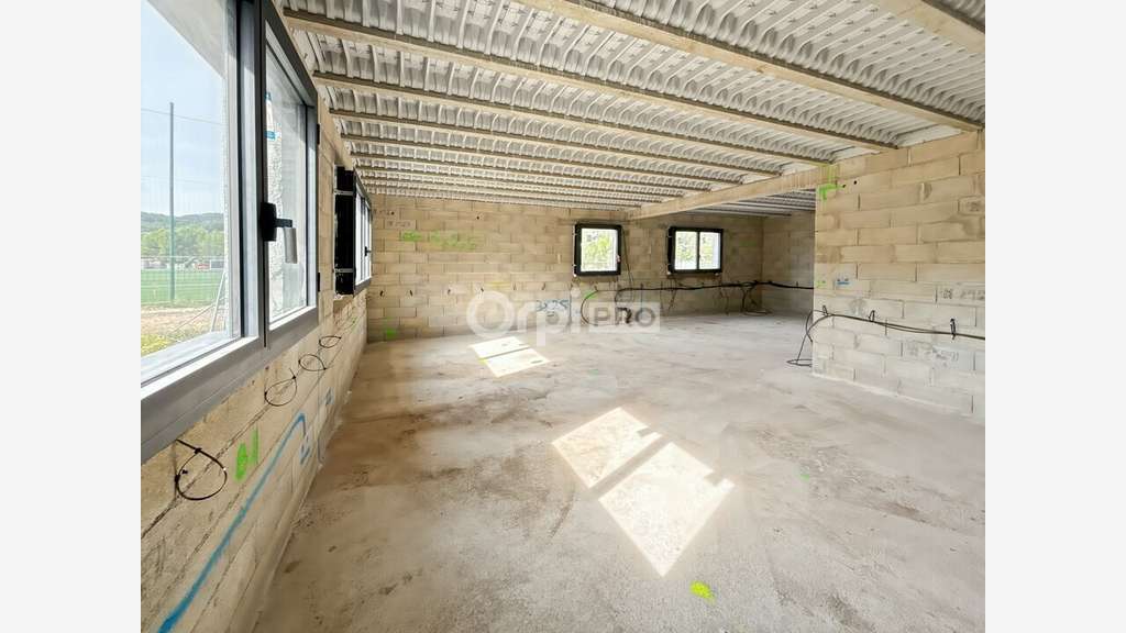 Bureaux neuf à louer de 65m² à Carnoules