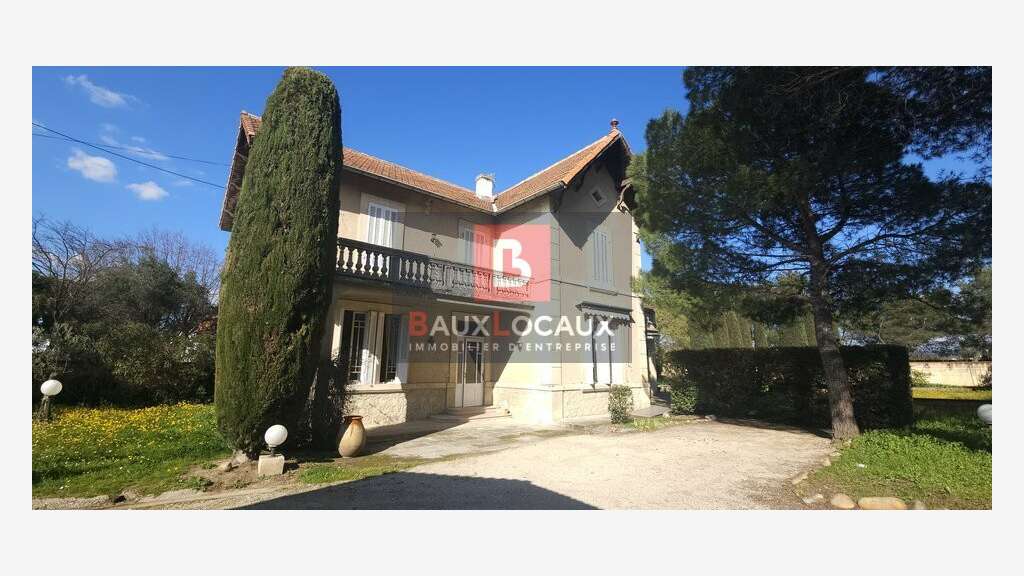 Bureaux 230m² sur 1000m² à louer à Carpentras