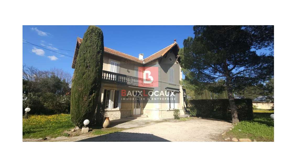 Bureaux 230m² sur 1000m² à louer à Carpentras 