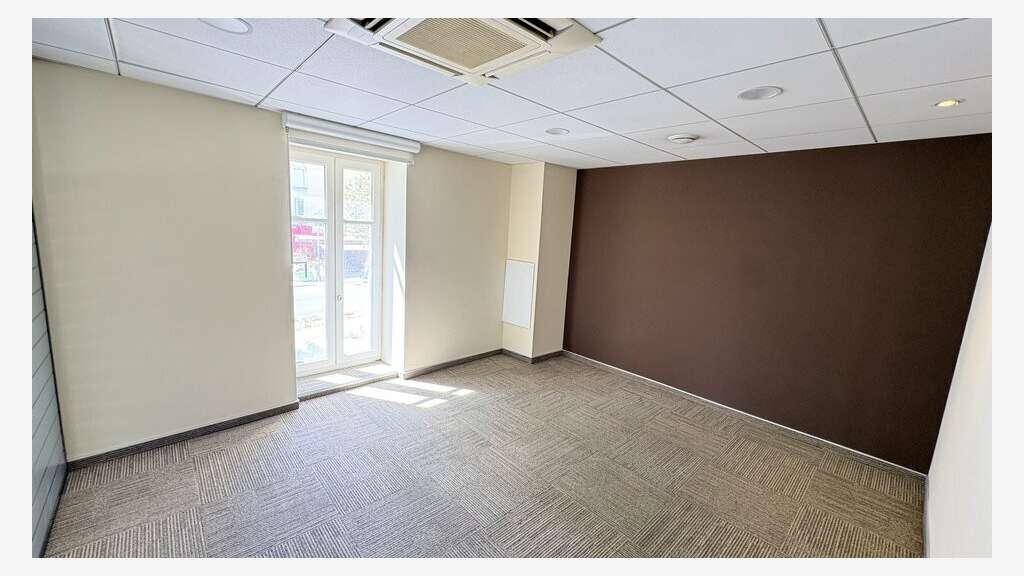 CARPENTRAS - BUREAUX à louer