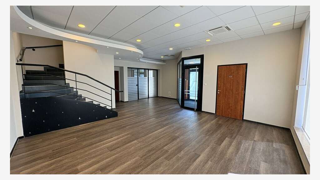 CARPENTRAS - BUREAUX à louer