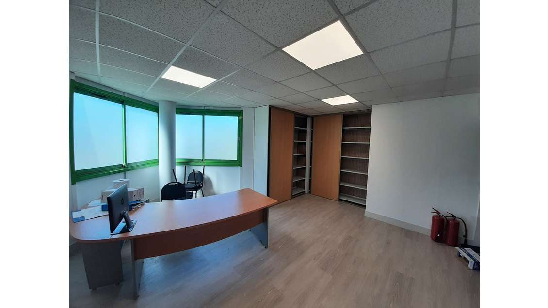 A louer bâtiment de bureaux 750m² à Carquefou