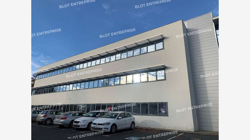 A louer bureaux 93m² à Carquefou Parc de Fleuriaye
