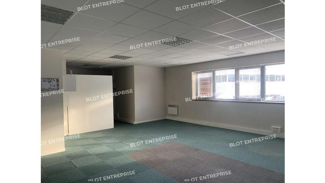 A louer bureaux 93m² à Carquefou Parc de Fleuriaye