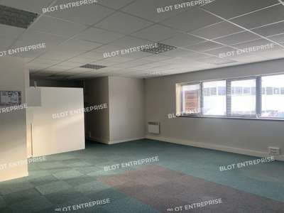 A louer bureaux 93m² à Carquefou Parc de Fleuriaye
