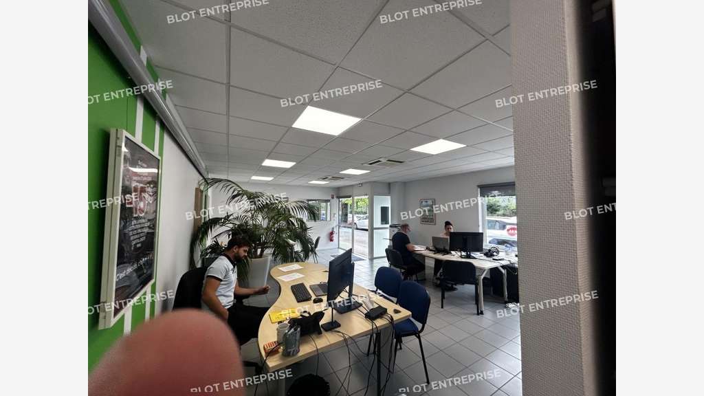 À vendre bureaux 91m² RDC à Carquefou 