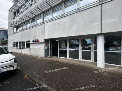 À vendre bureaux 91m² RDC à Carquefou 