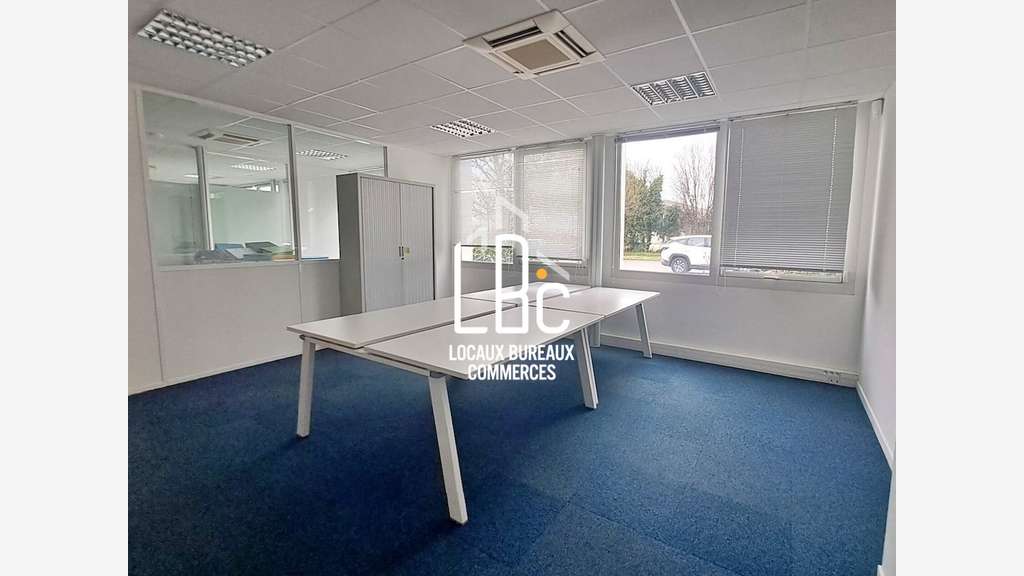 Bureaux 307m² à louer à Carquefou Parc Fleuriaye
