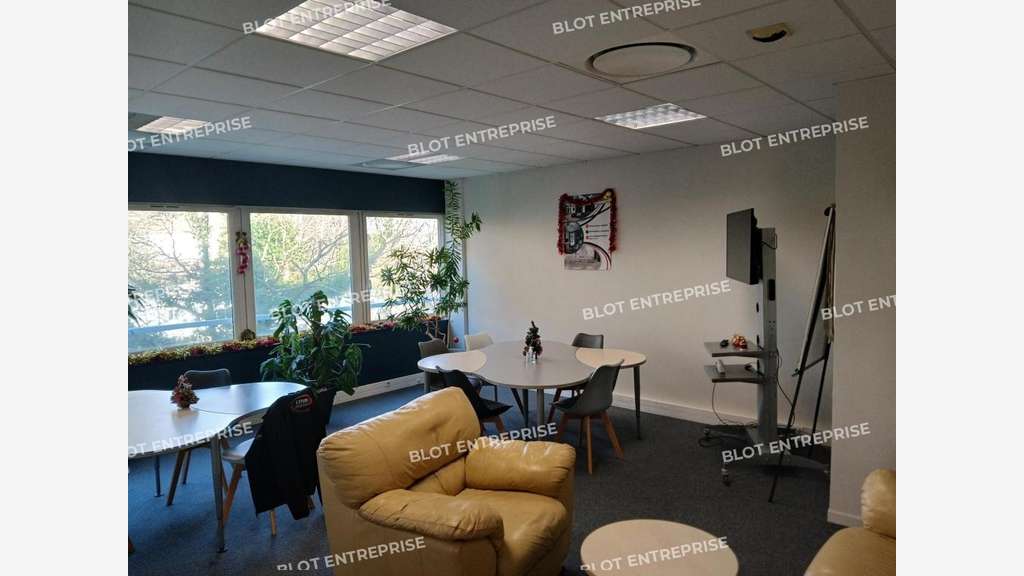 A louer bureaux 110m² Carquefou Parc la Fleuriaye
