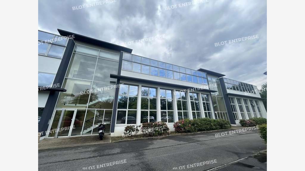 Bureaux 211m² à louer à Carquefou La Fleuriaye