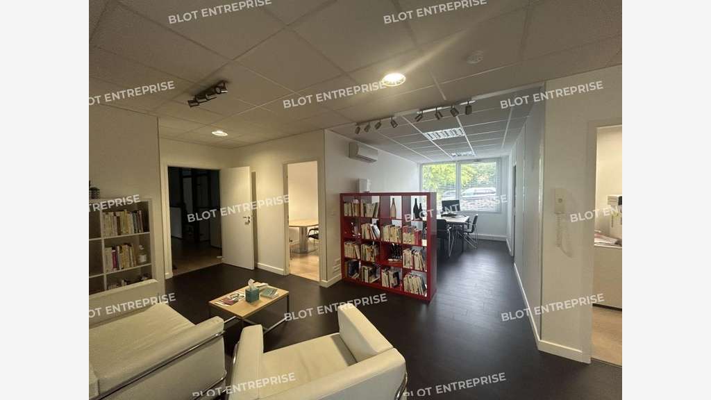 Bureaux 211m² à louer à Carquefou La Fleuriaye
