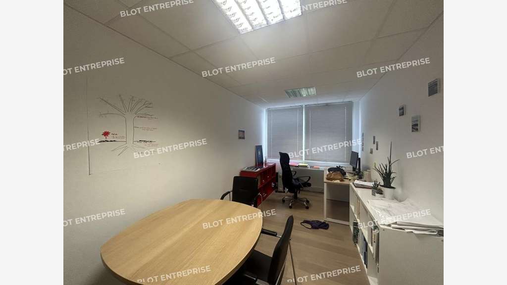 Bureaux 211m² à louer à Carquefou La Fleuriaye