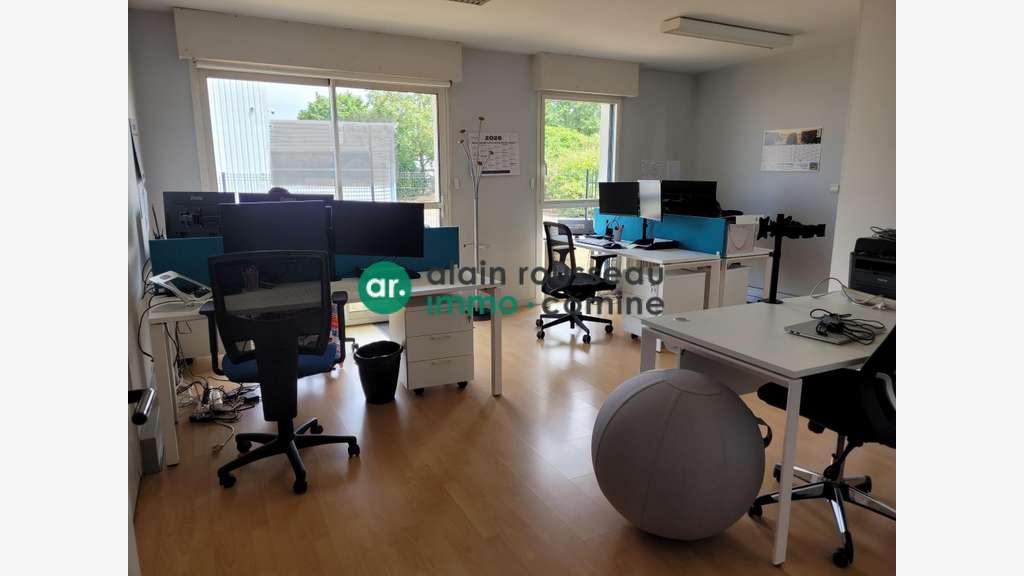 A louer bureaux indépendants de 295m² à Carquefou