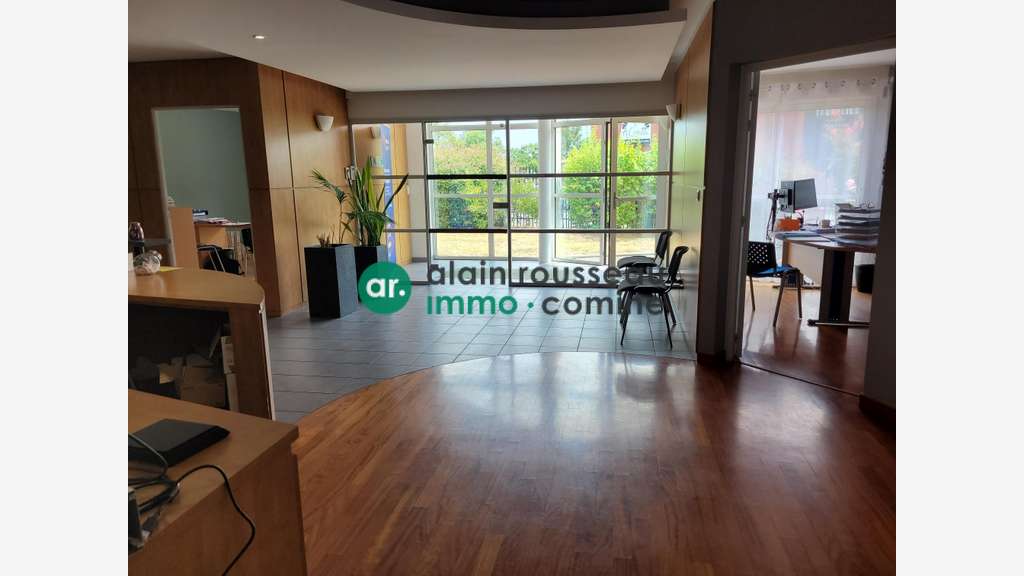 A louer bureaux indépendants de 295m² à Carquefou