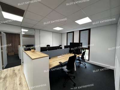 À VENDRE - À LOUER - BUREAUX - 202 M² - CARQUEFOU