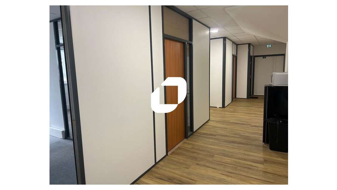 A louer Bureaux 163m² Carrieres sur seine