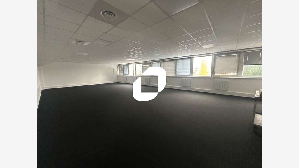 A louer Bureaux 163m² Carrieres sur seine