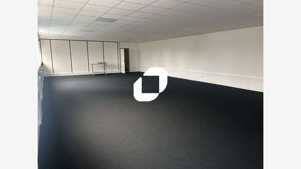 A louer Bureaux 163m² Carrieres sur seine