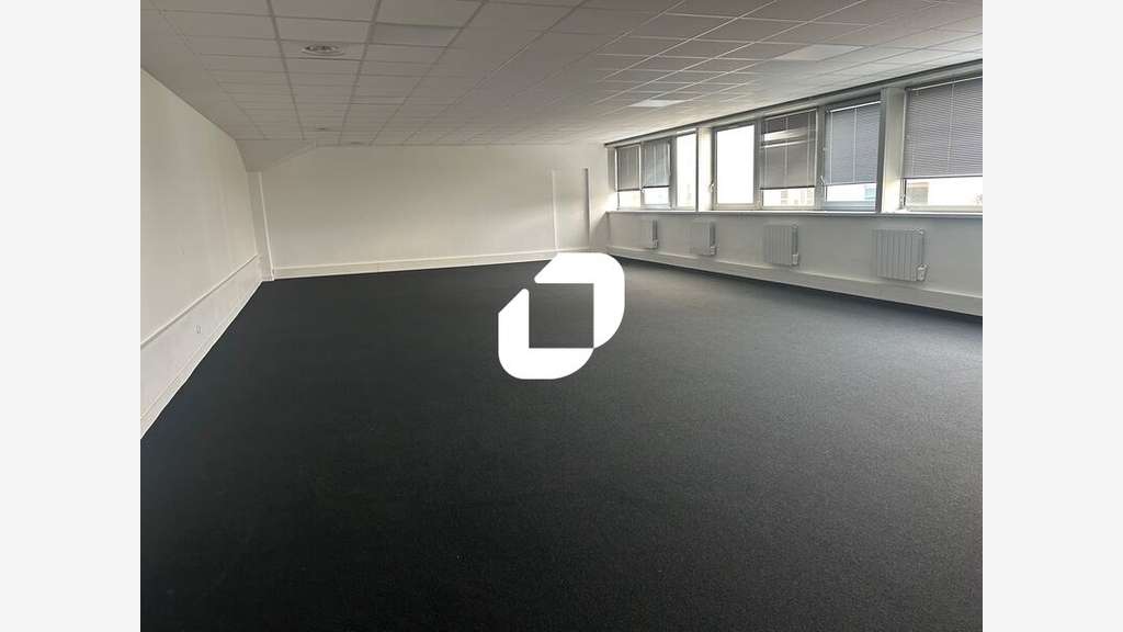A louer Bureaux 163m² Carrieres sur seine